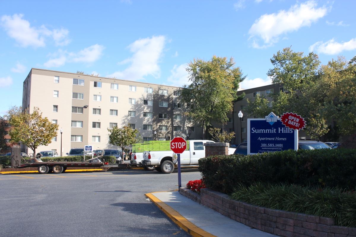 Summit Hill apartments (later renamed Summit Hills], 2017. Developed and owned by Washington Jews, the complex was completed in 1963. 