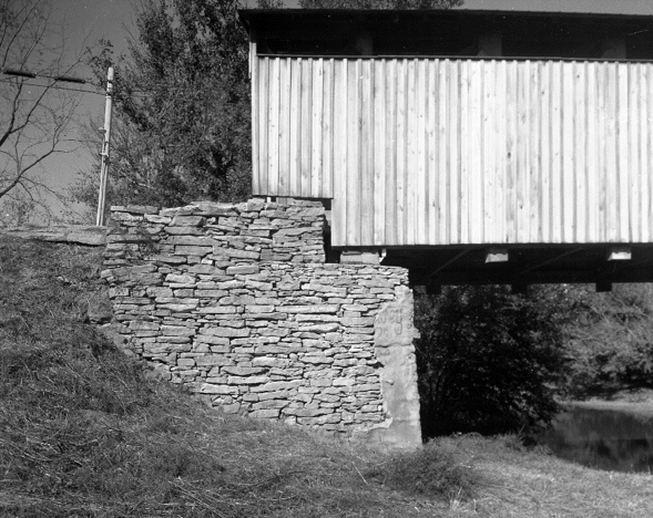 Fig 4. Stone abutment detail, Beech Fork Bridge. Photo courtesy of author.